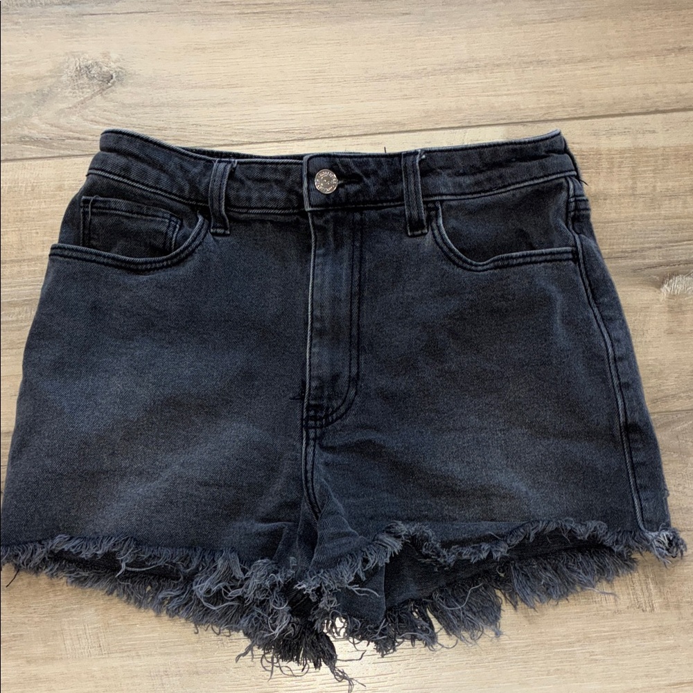 Hollister ultra High Rise Mom Denim Cut Off Fringed Shorts Size 5 W27